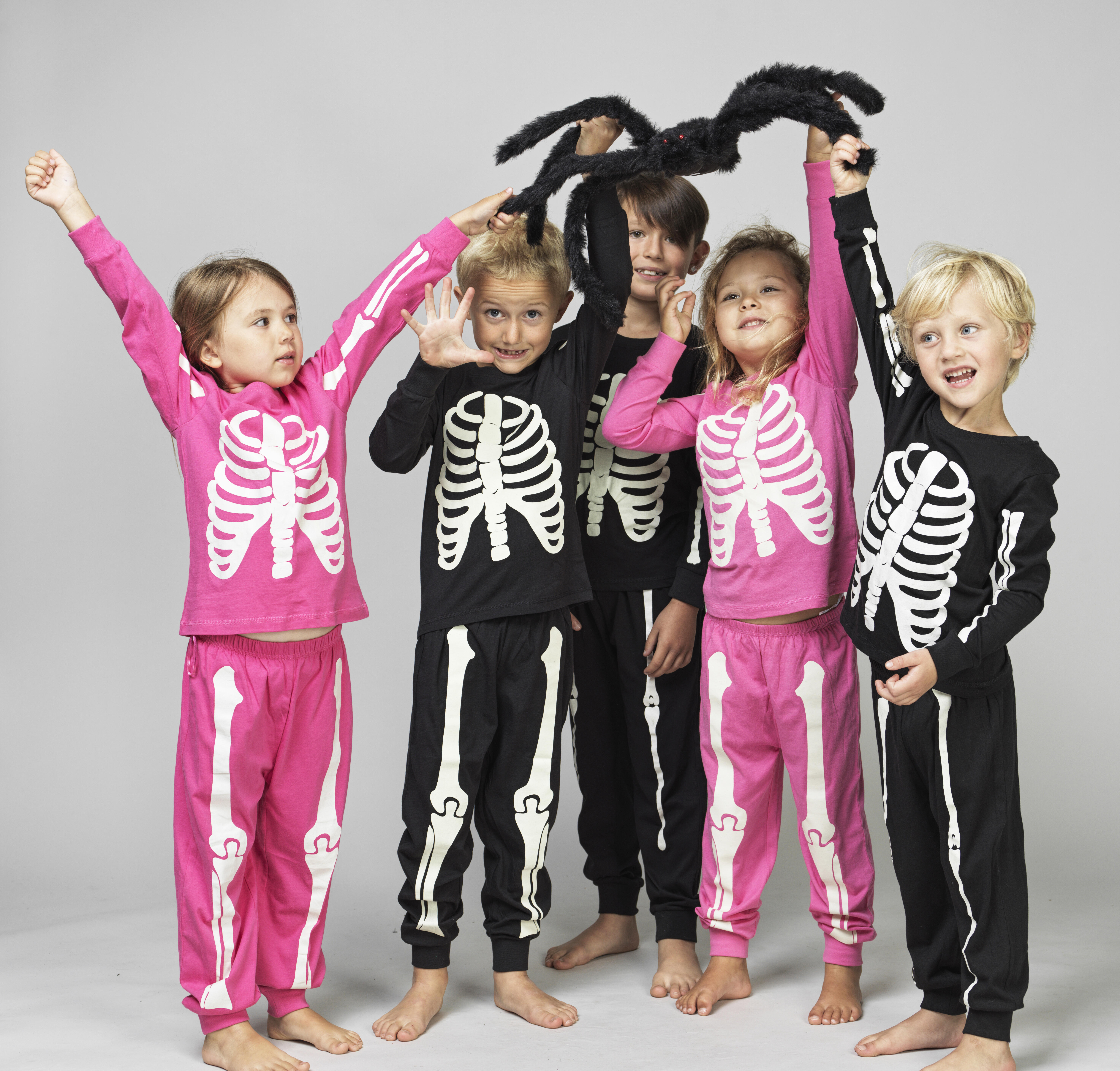 Pyjamas Barn Glow In The Dark