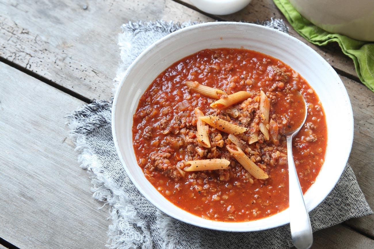 Kryddig köttfärssoppa med pasta och linser - City Gross